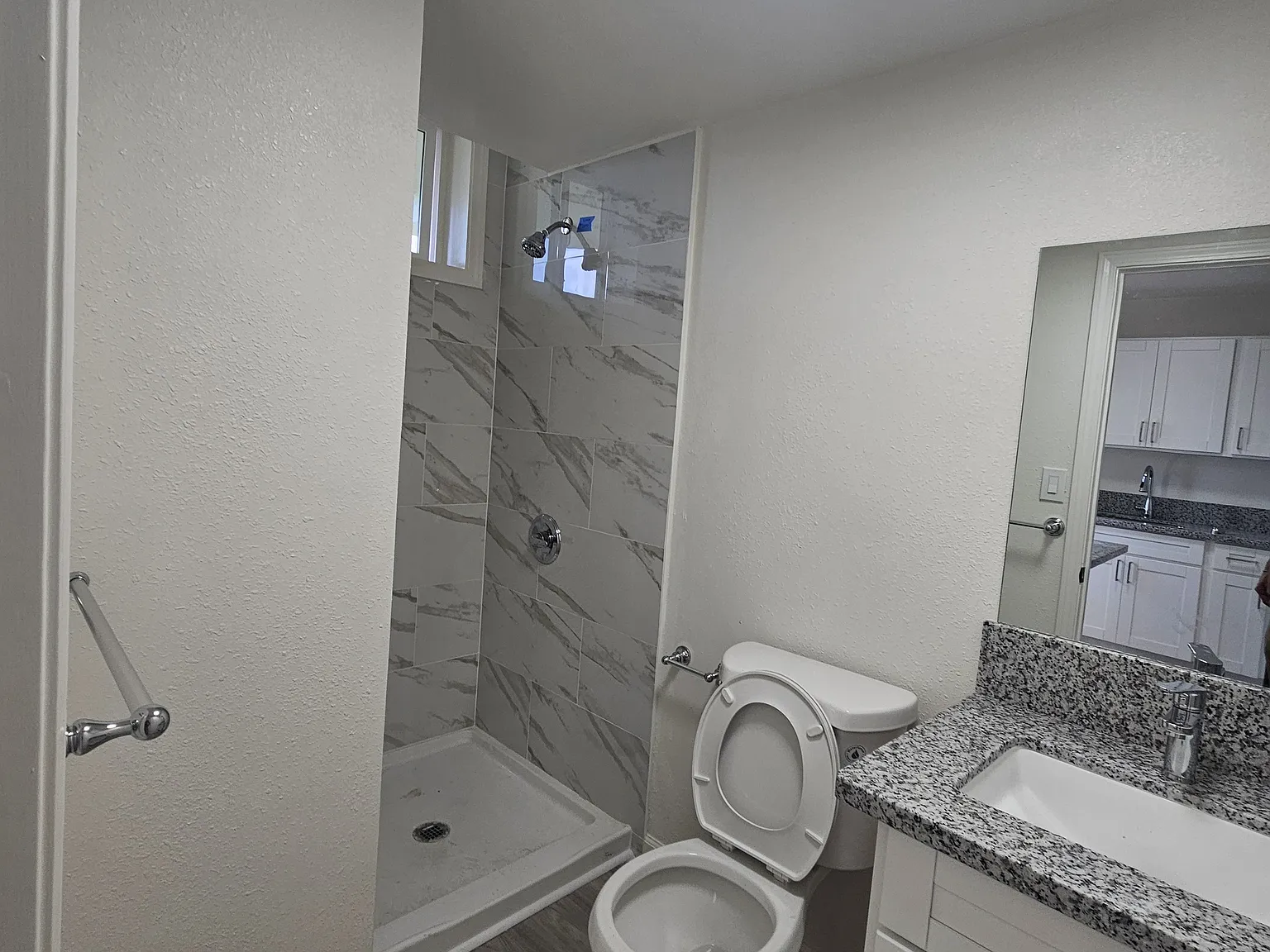 1 bed, 350 sqft, $2,000 — Photo 3