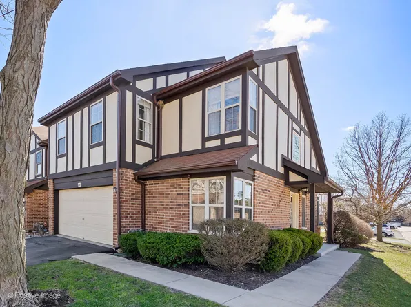210 Stoneybrook Ln, Bloomingdale, IL 60108