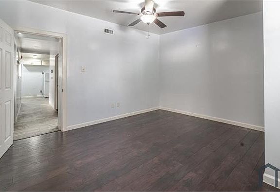 4th image of 511 W Girard Ave #1R