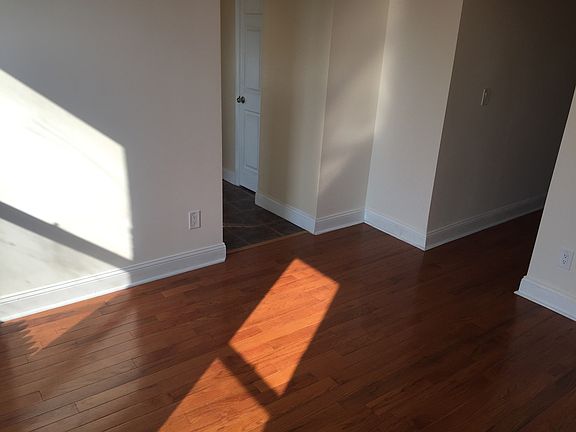 4th image of 3426 Steinway St APT 18