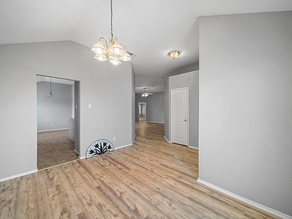 5th image of 6410 Hill Dr