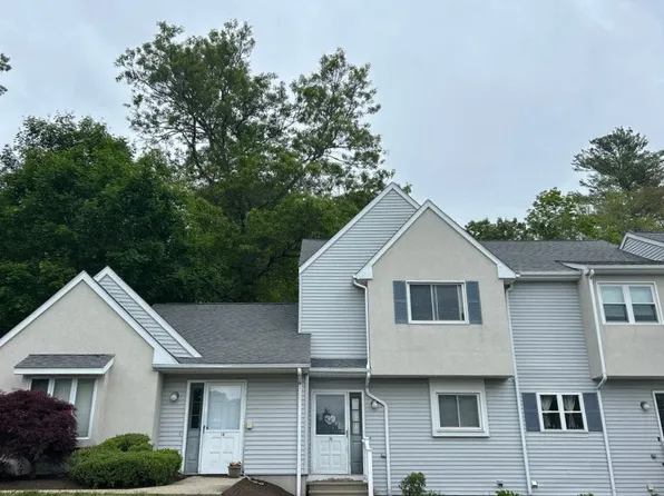 20 Knollwoods Ln, Putnam, CT 06260