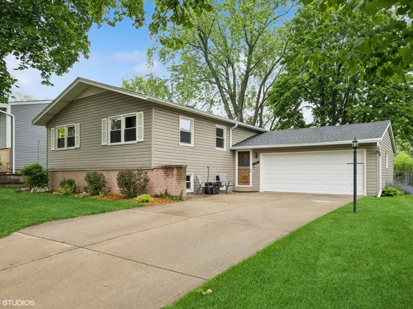 109 Chestnut Ln, Wheeling, IL 60090