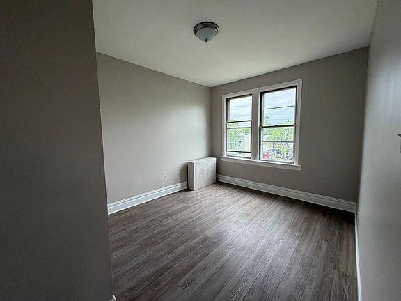 5th image of 241 Duncan Ave APT 6