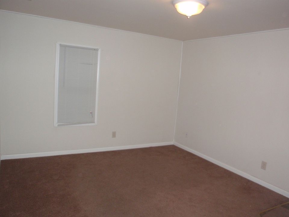 2nd image of 517 Morris St APT 5