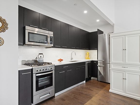 2nd image of 321 W 110th St APT 5C