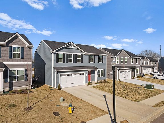 4th image of 205 Gallant Fox Dr