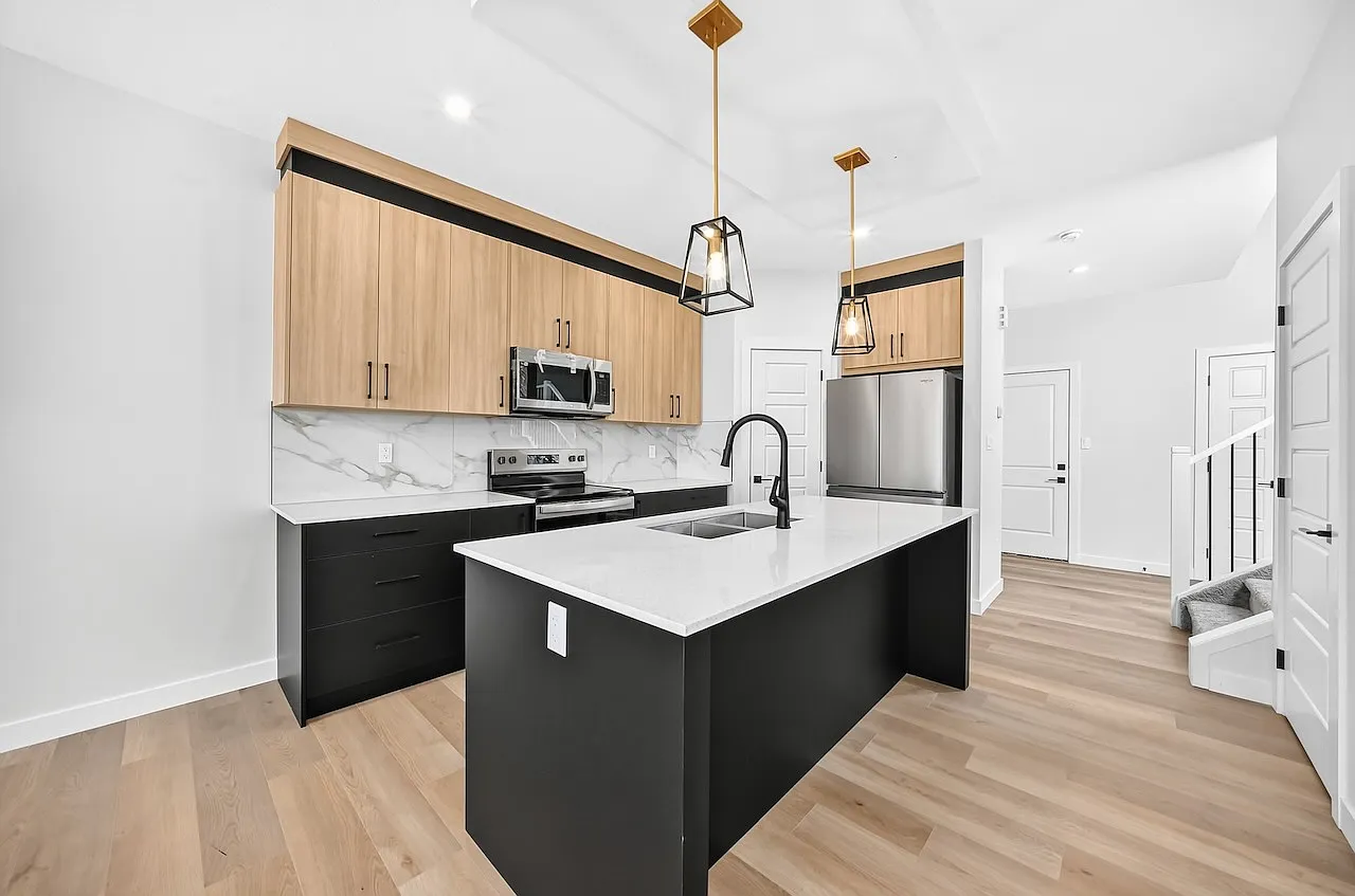 3 Bed 2.5 Bath Dbl Garage River Valley Fort Saskatchewan — Photo 3