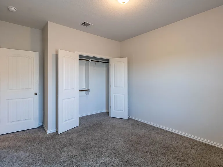 19337 Pilton Dr — Photo 37
