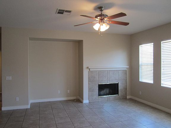 4th image of 1880 Rosemont Cir