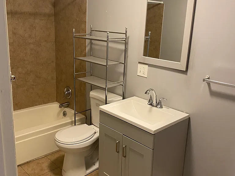 1541 N Broadway #1 — Photo 11