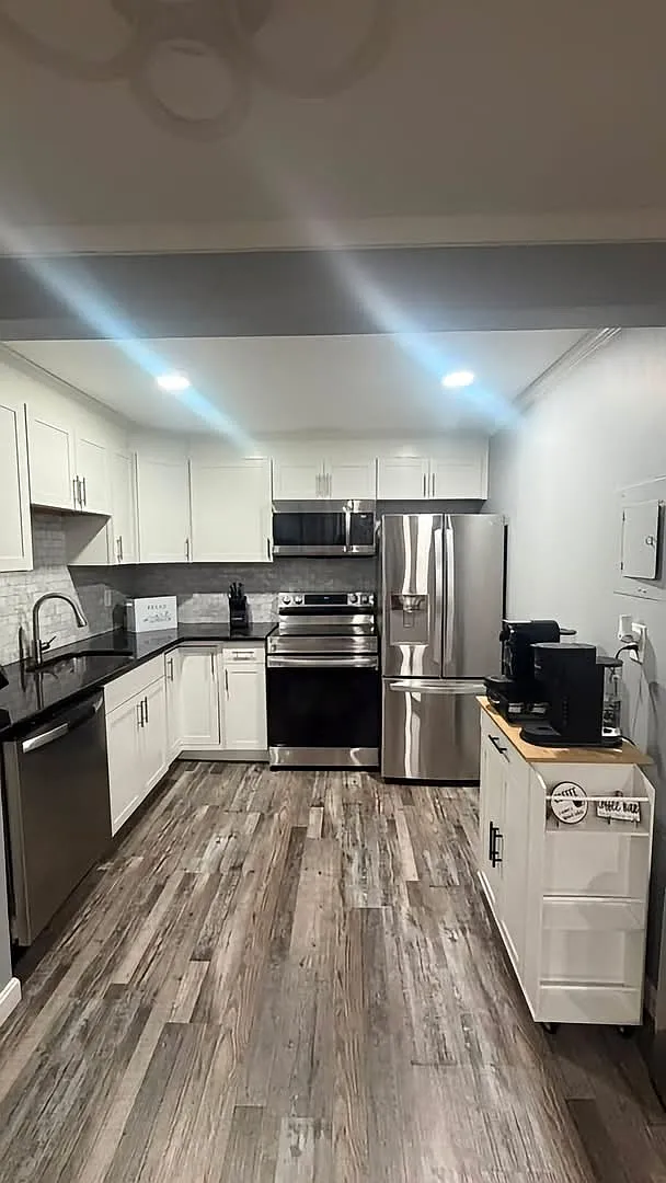2 bed, 864 sqft, $2,500 — Photo 3