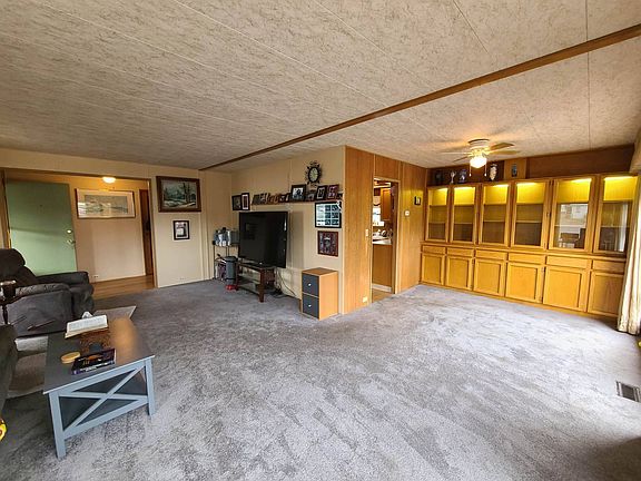 3rd image of 1709 NE 78th St