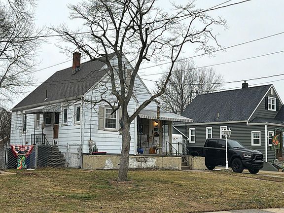 3rd image of 323 Sylvan Ave