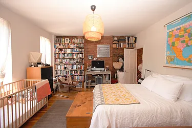 Rented by R New York