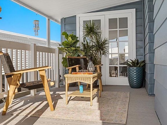2nd image of 7018 San Carlos St #60
