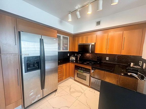 3rd image of 335 Biscayne Blvd #3300