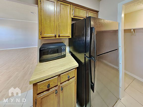 5th image of 5515 Brookview Ct Unit A