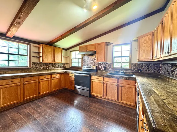 5750 White Dr, Batesville, AR 72501