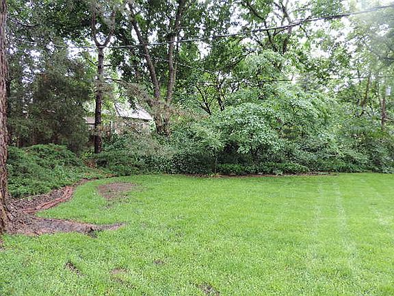 5th image of 5615 W 82nd St