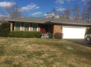 320 Lakeview Dr, Paducah, KY 42003