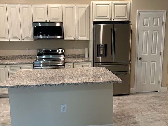 4th image of 5815 Twisted Oaks Dr