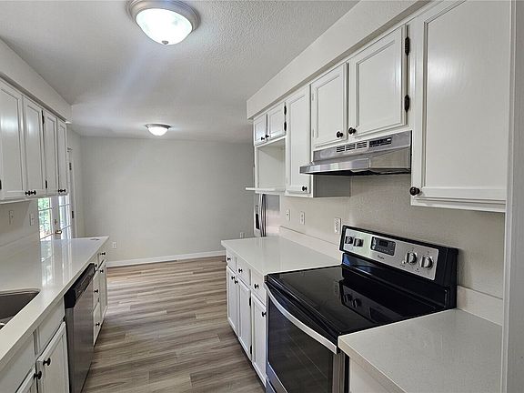 5th image of 1041 Pacific Park Drive SE