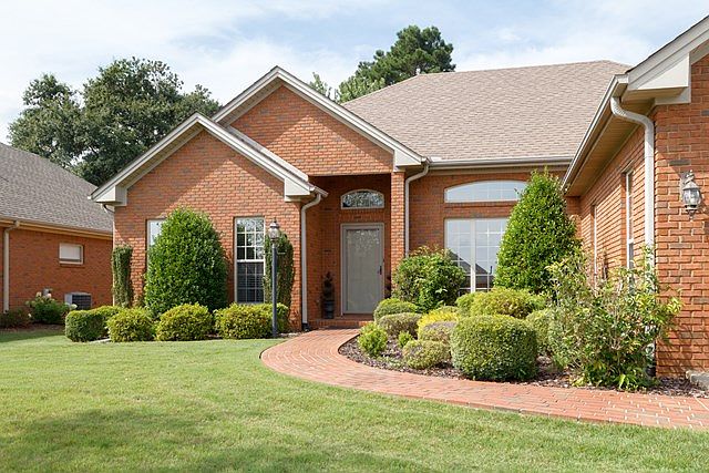 1st image of 111 Old Hickory Dr
