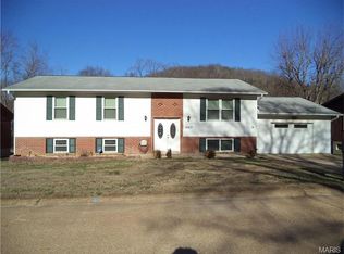 6417 Walnut Valley Dr, High Ridge, MO 63049