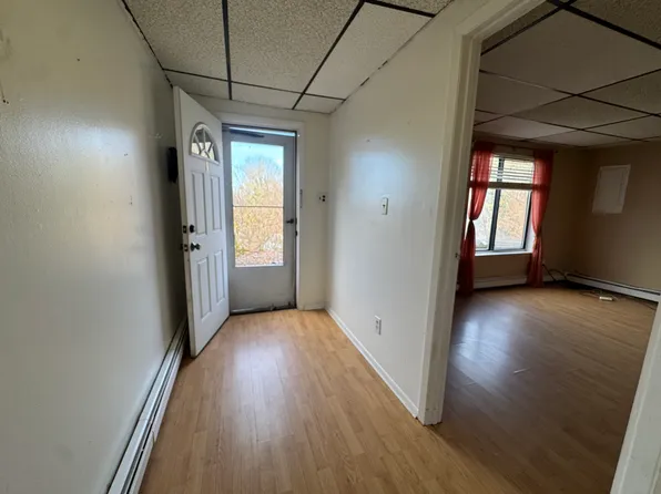 (undisclosed Address), Port Jefferson, NY 11777