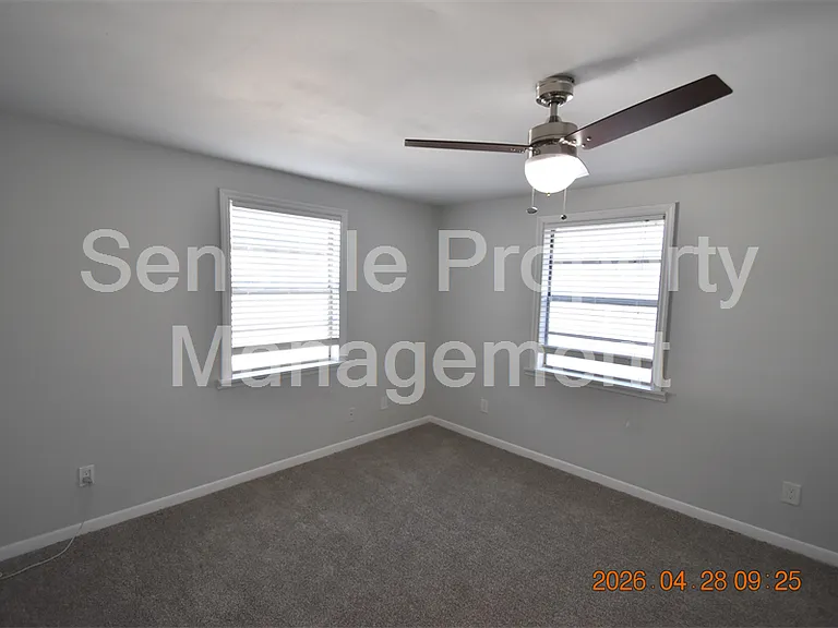 3223 W Wyoming Ave — Photo 29