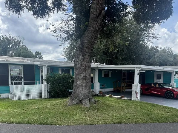 555 Oak Island Cir, Plant City, FL 33565