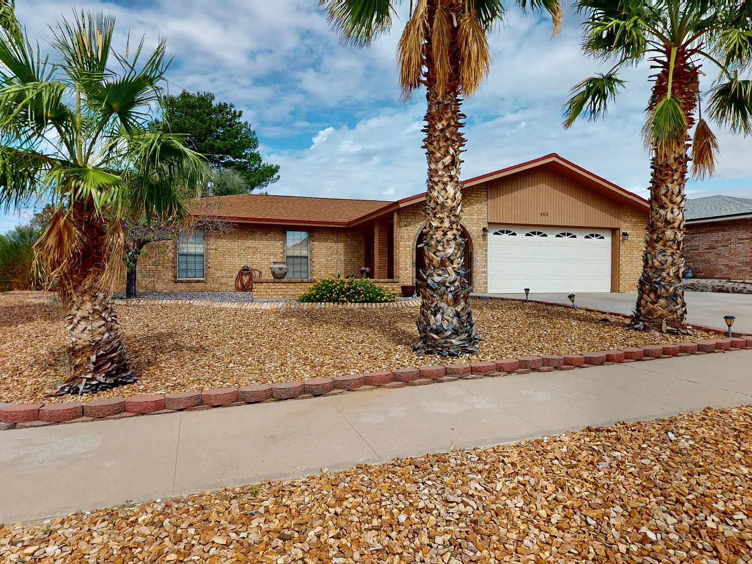 3 bed, 2.0 bath, 1741 sqft, $2,050 — Photo 1