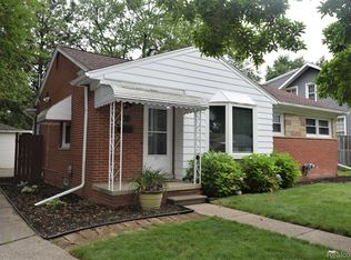 851 Grant Ave, Clawson, MI 48017