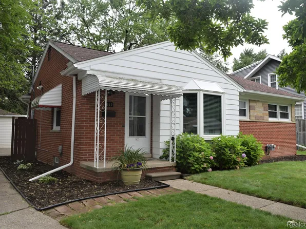 851 Grant Ave, Clawson, MI 48017