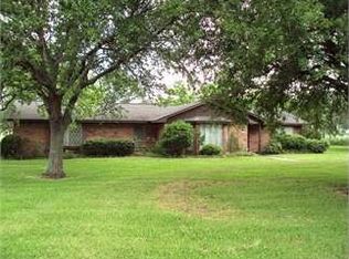 10739 Eagle Dr, Mont Belvieu, TX 77523
