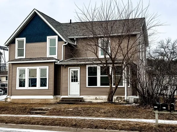 904 Main St, Elgin, IA 52141