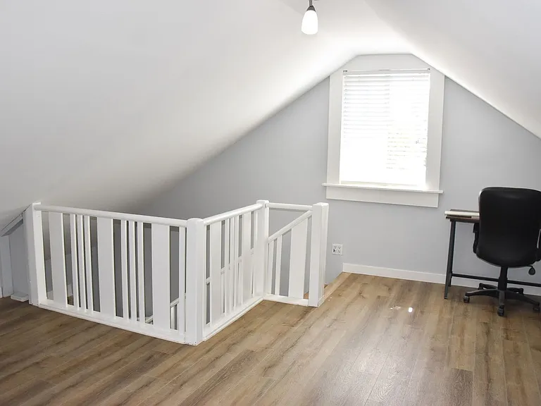 166 N Cambridge St — Photo 23