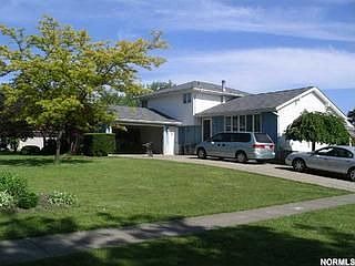 2nd image of 4736 Persimmon Ln