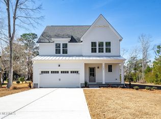 702 Sawgrass Rd, Hampstead, NC 28443