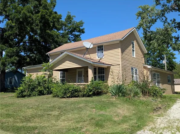 707 N 4th St, Lacygne, KS 66040
