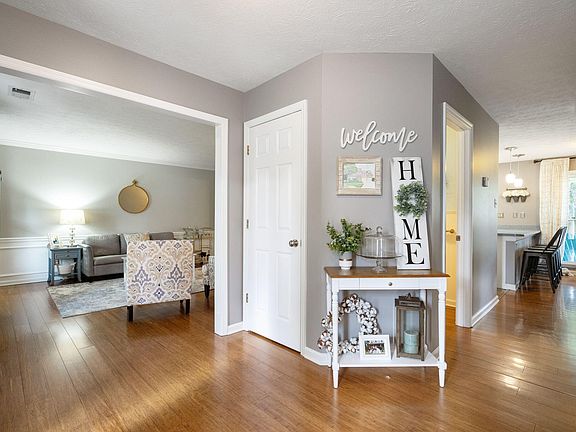 5th image of 1016 Culzean Ct