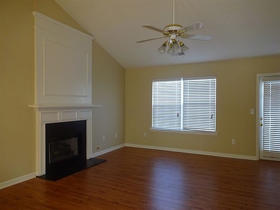 3rd image of 53 Brockmore Dr