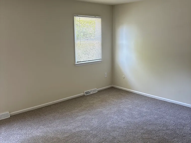 423 Highland Ave #B — Photo 7