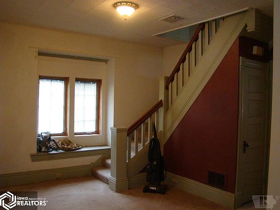 4th image of 905 N C St