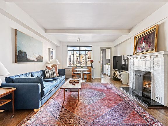 2nd image of 61 W 9th St APT 10D