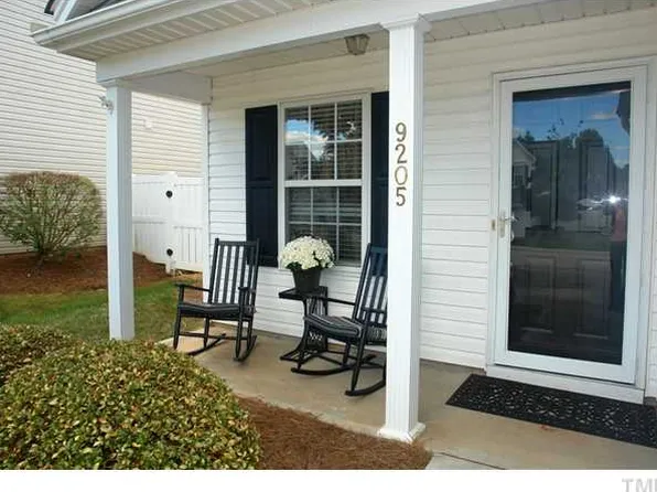 9205 Colony Village Ln, Raleigh, NC 27617