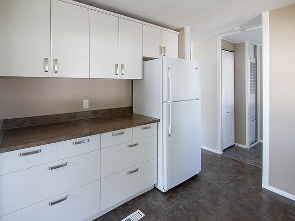 5th image of 4720 42nd St