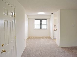 9 Hartwell Ct APT F, Savoy, IL