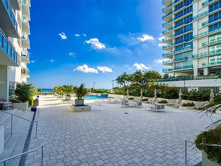 6917 Collins Ave #1106 — Photo 31